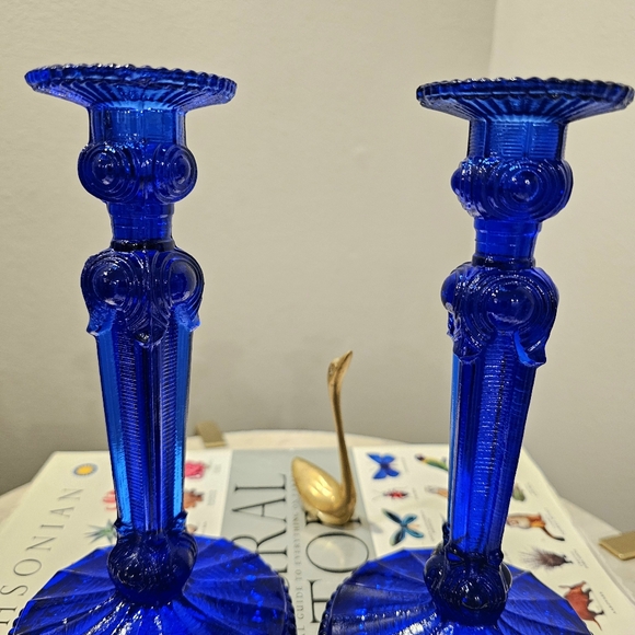 Cobalt blue vintage glass Candlestick Holder - Picture 4 of 11